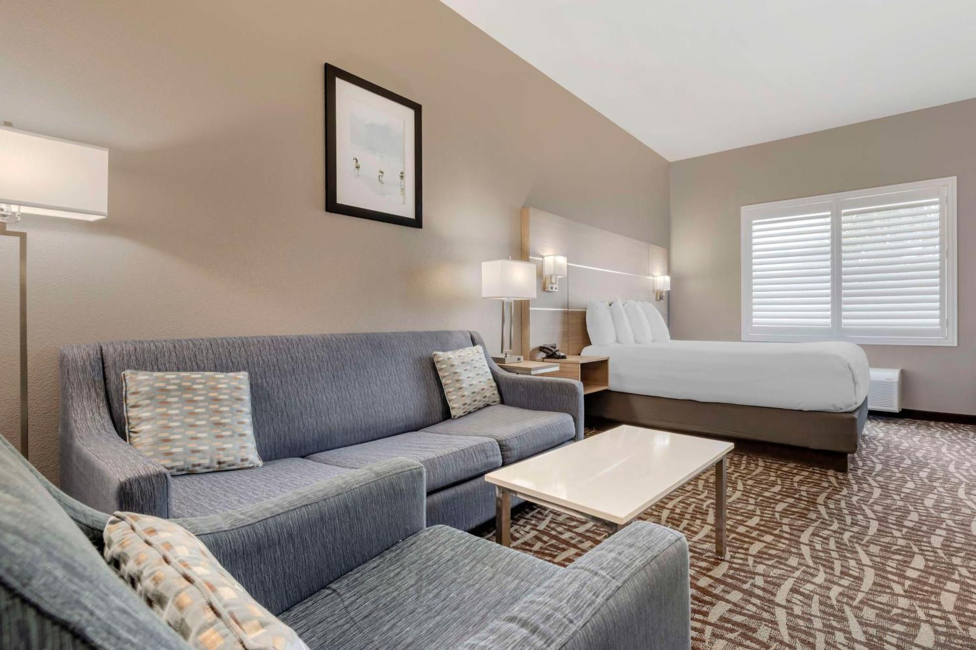 Best Western Plus Lake Elsinore Inn & Suites Exterior foto